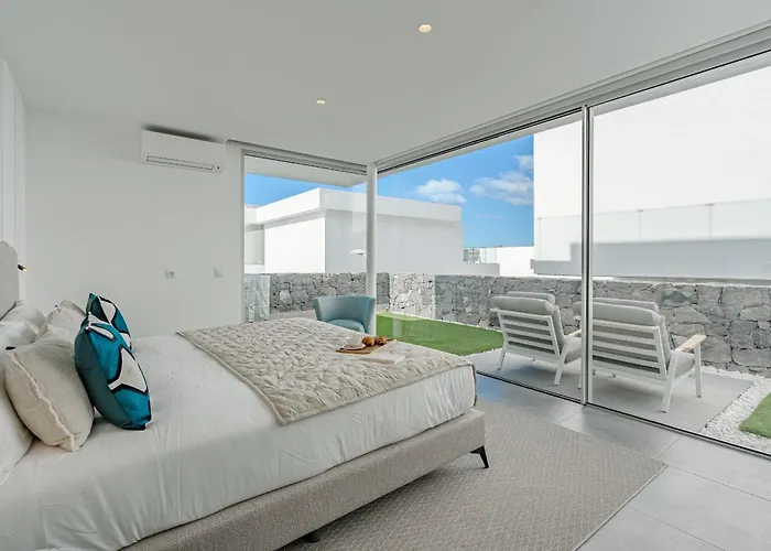 Estandar 5 - Casangular By Upper Вілла Адехе